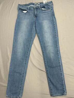 Levi's 711 Skinny Jeans
